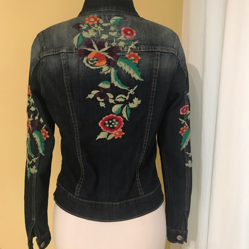 Jacket - Picture 3 of 11